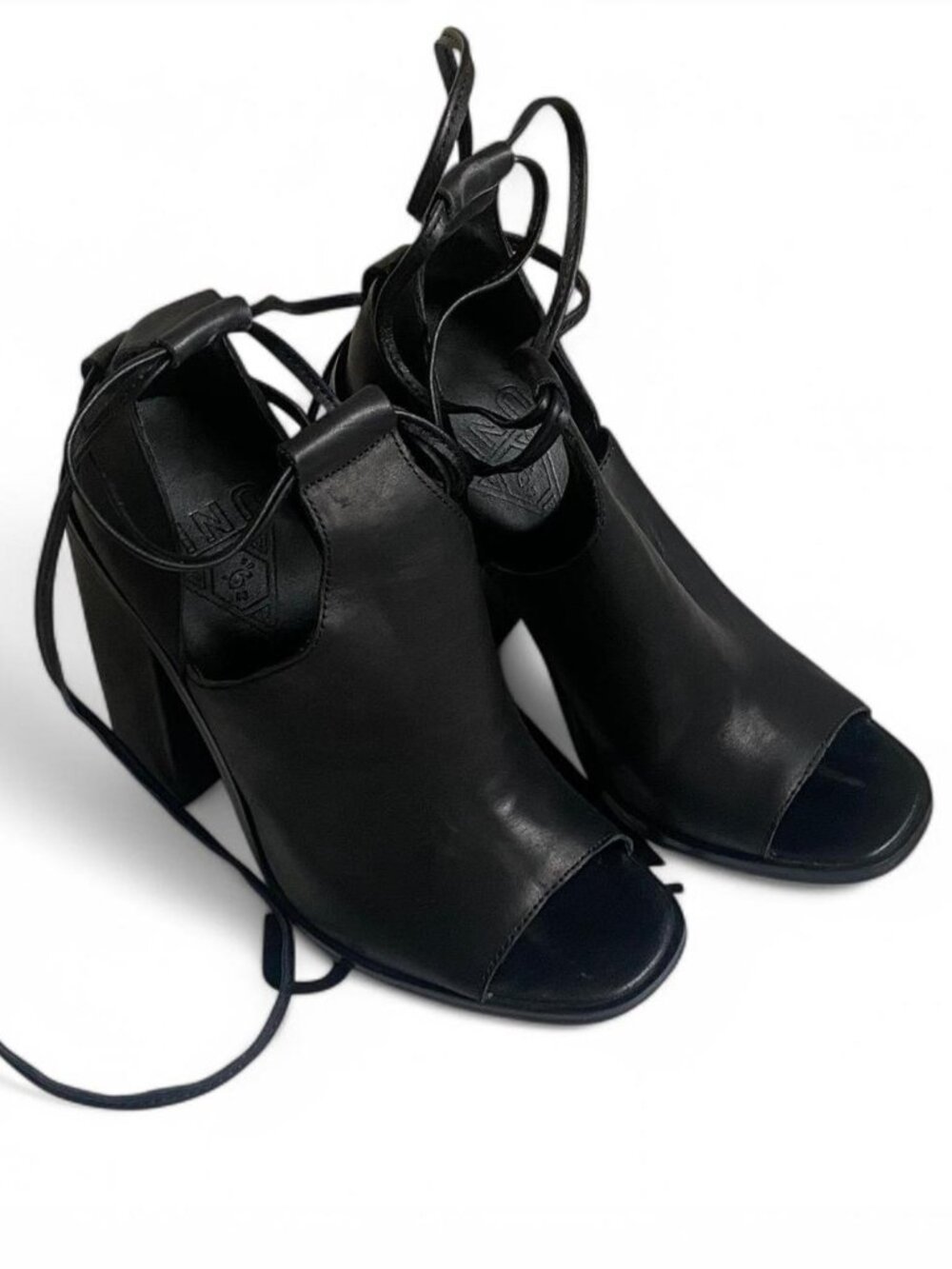 UNIF Women's Black Courts Platform Heels size 6
